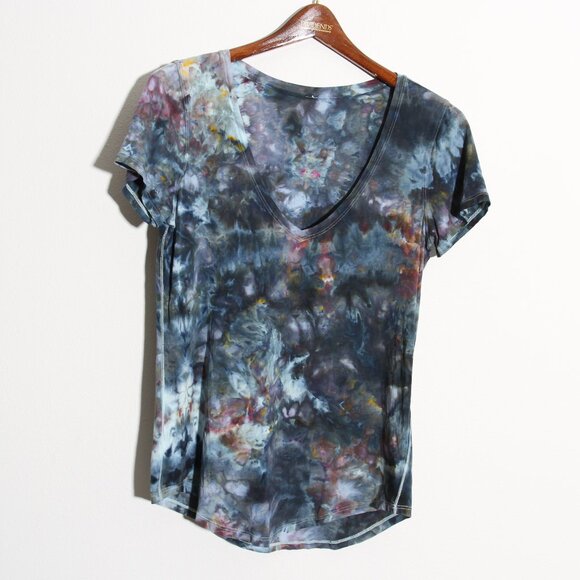 Lululemon Love Tee Short Sleeve V-Neck T-Shirt Tie Dye Pima Cotton Size 8 - Picture 1 of 11